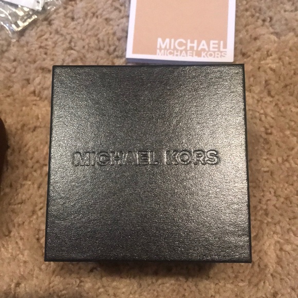 Gold Michael Kors watch - Picture 7 of 7